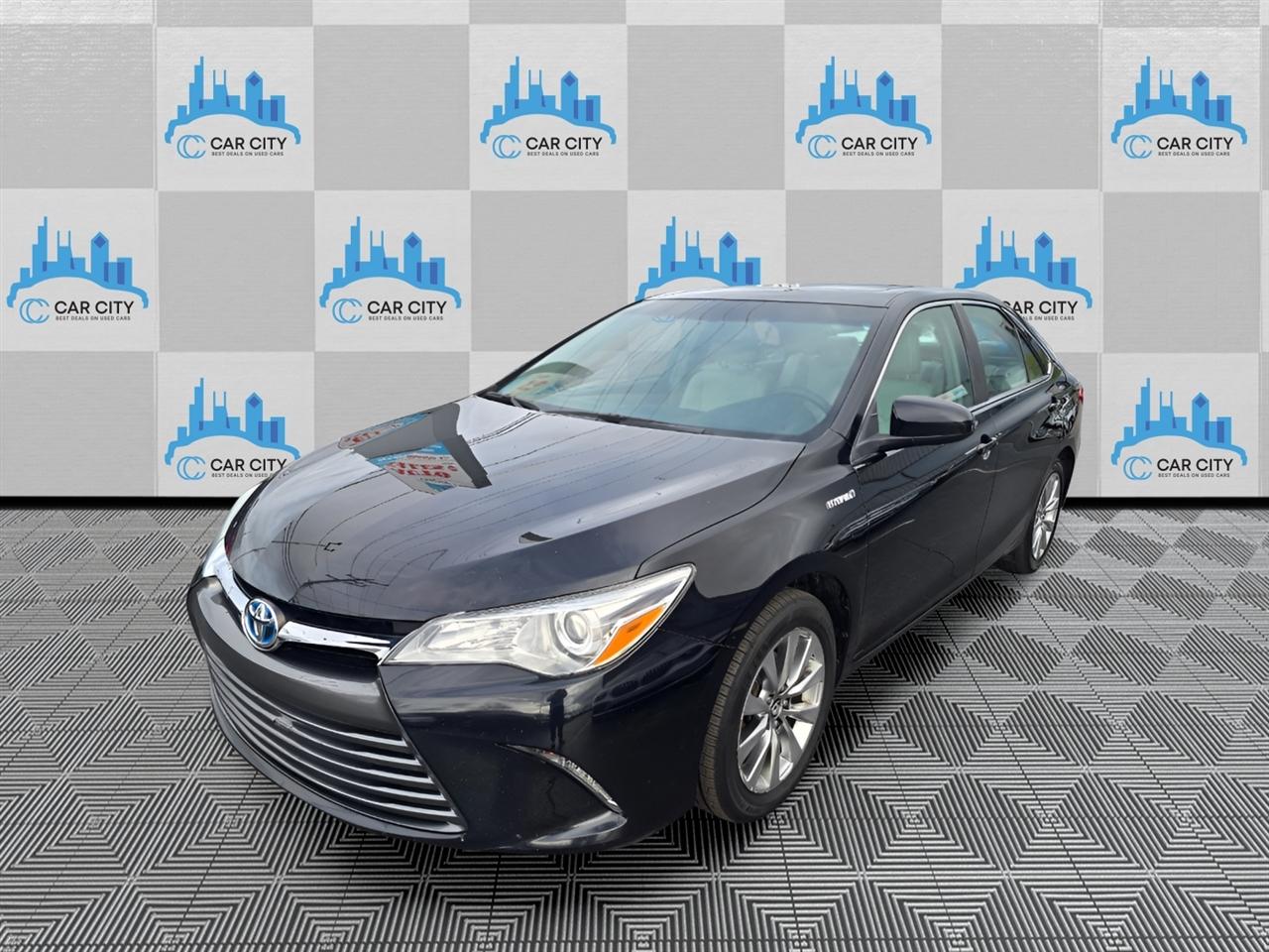 Toyota Camry Hybrid SE 2016