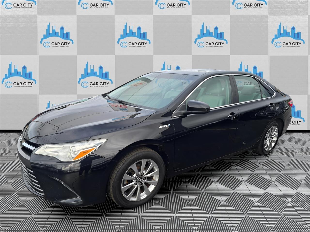 Toyota Camry Hybrid SE 2016