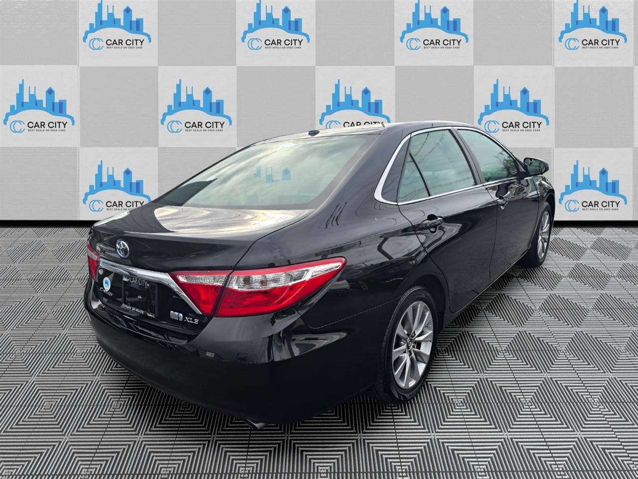 Toyota Camry Hybrid SE 2016