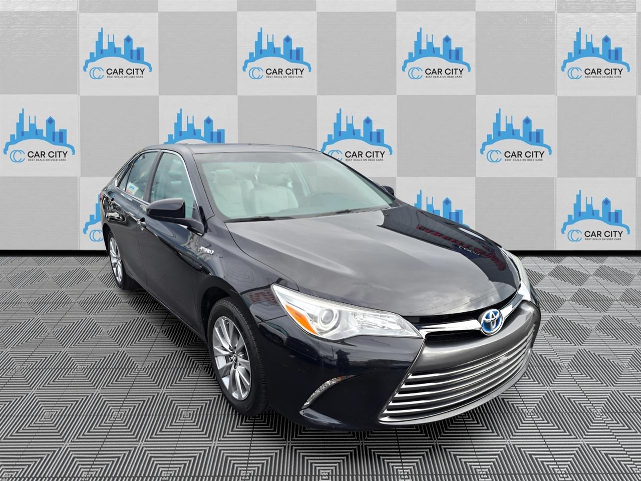 Toyota Camry Hybrid SE 2016