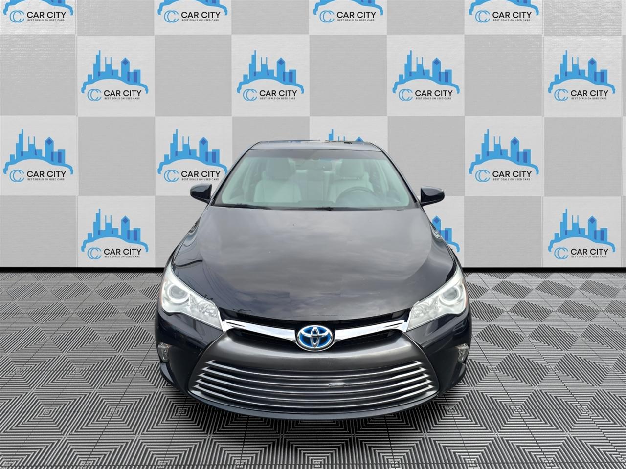 Toyota Camry Hybrid SE 2016