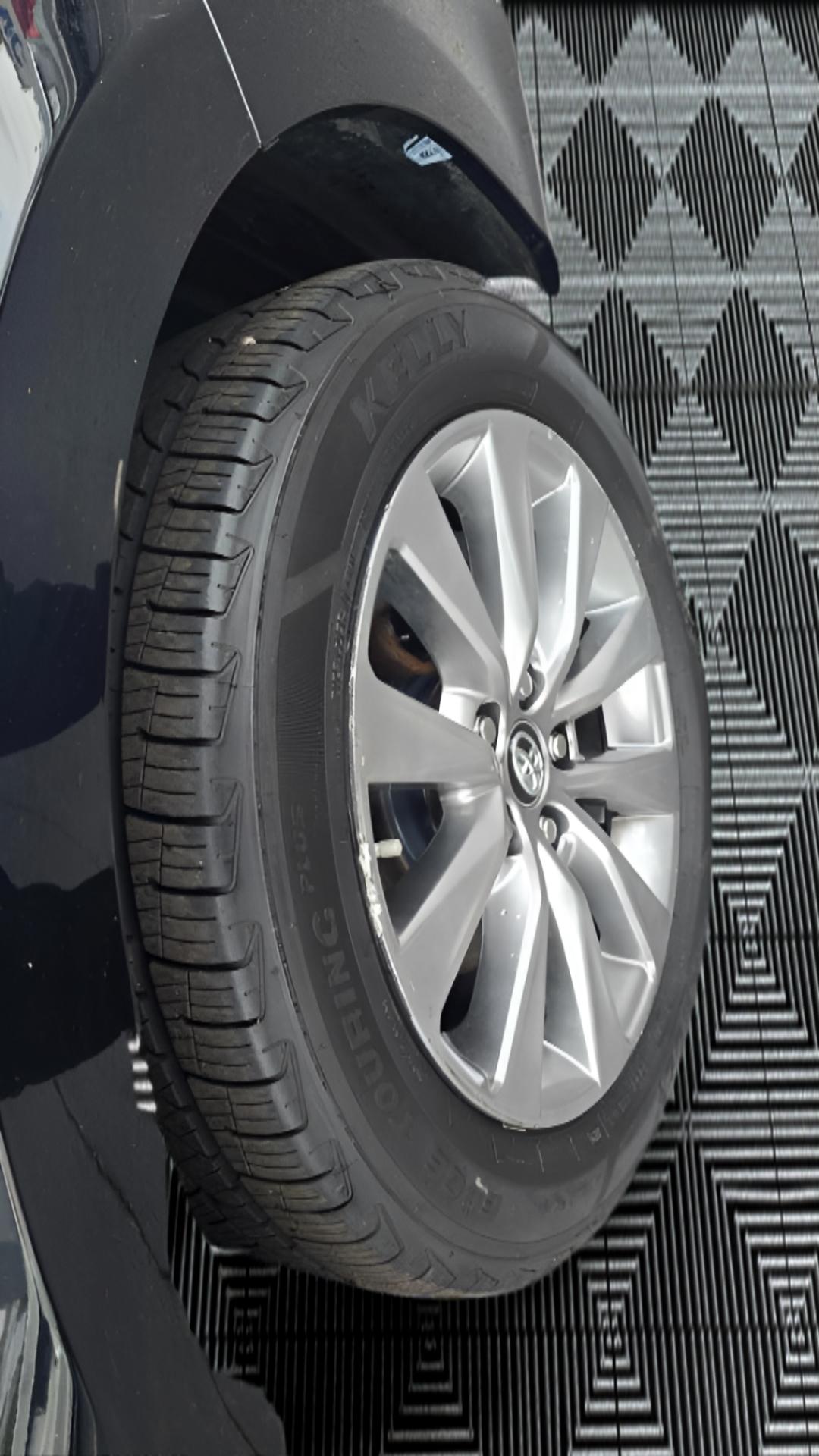 Toyota Camry Hybrid SE 2016