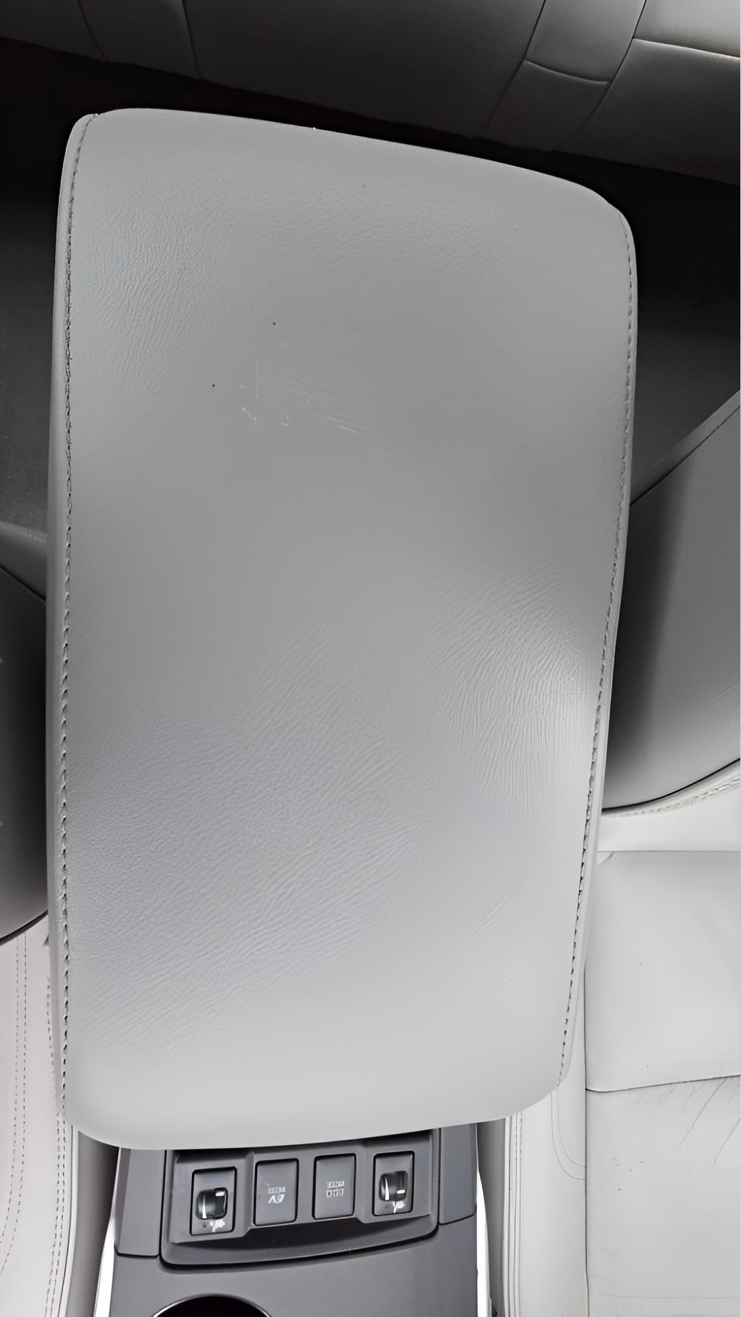 Toyota Camry Hybrid SE 2016
