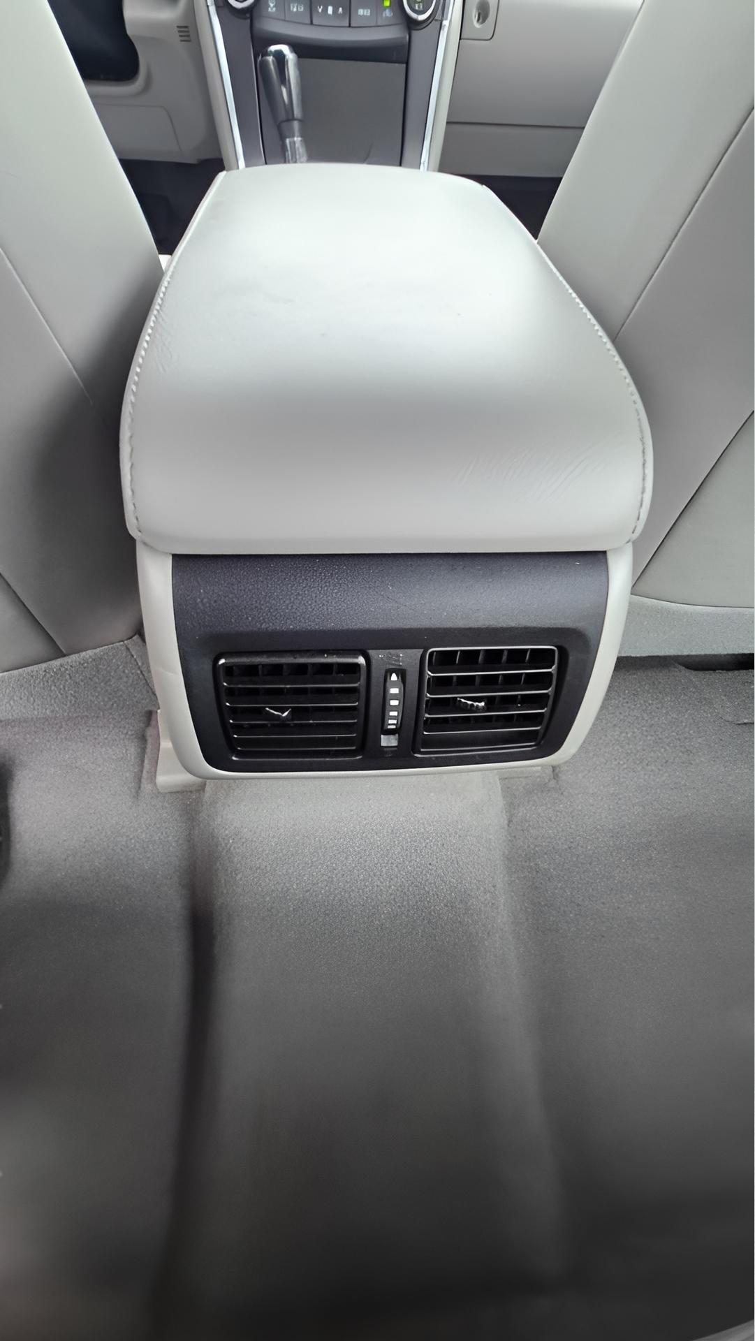 Toyota Camry Hybrid SE 2016