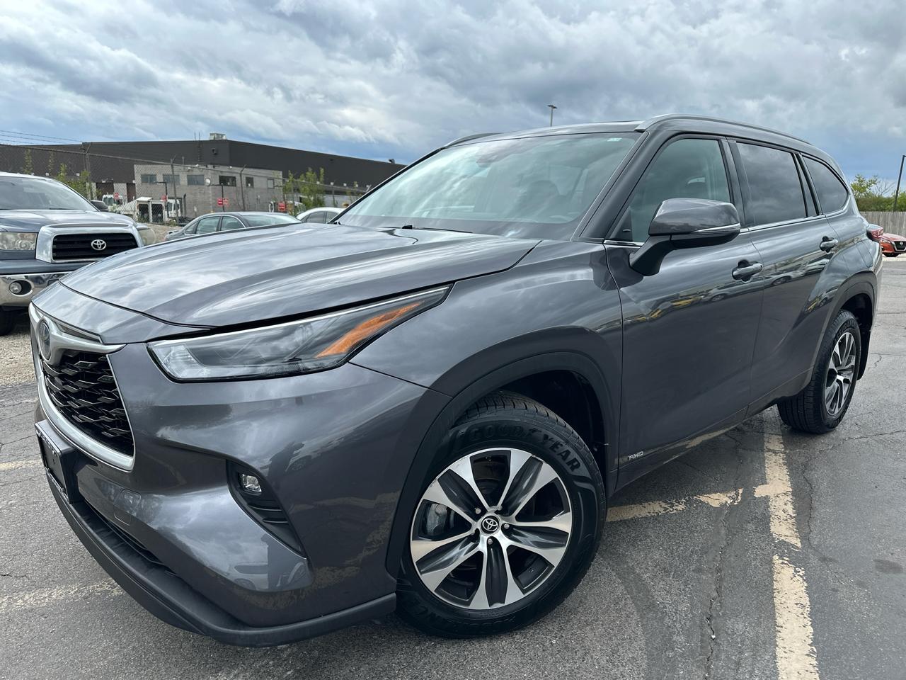 Toyota Highlander Hybrid XLE AWD 2022