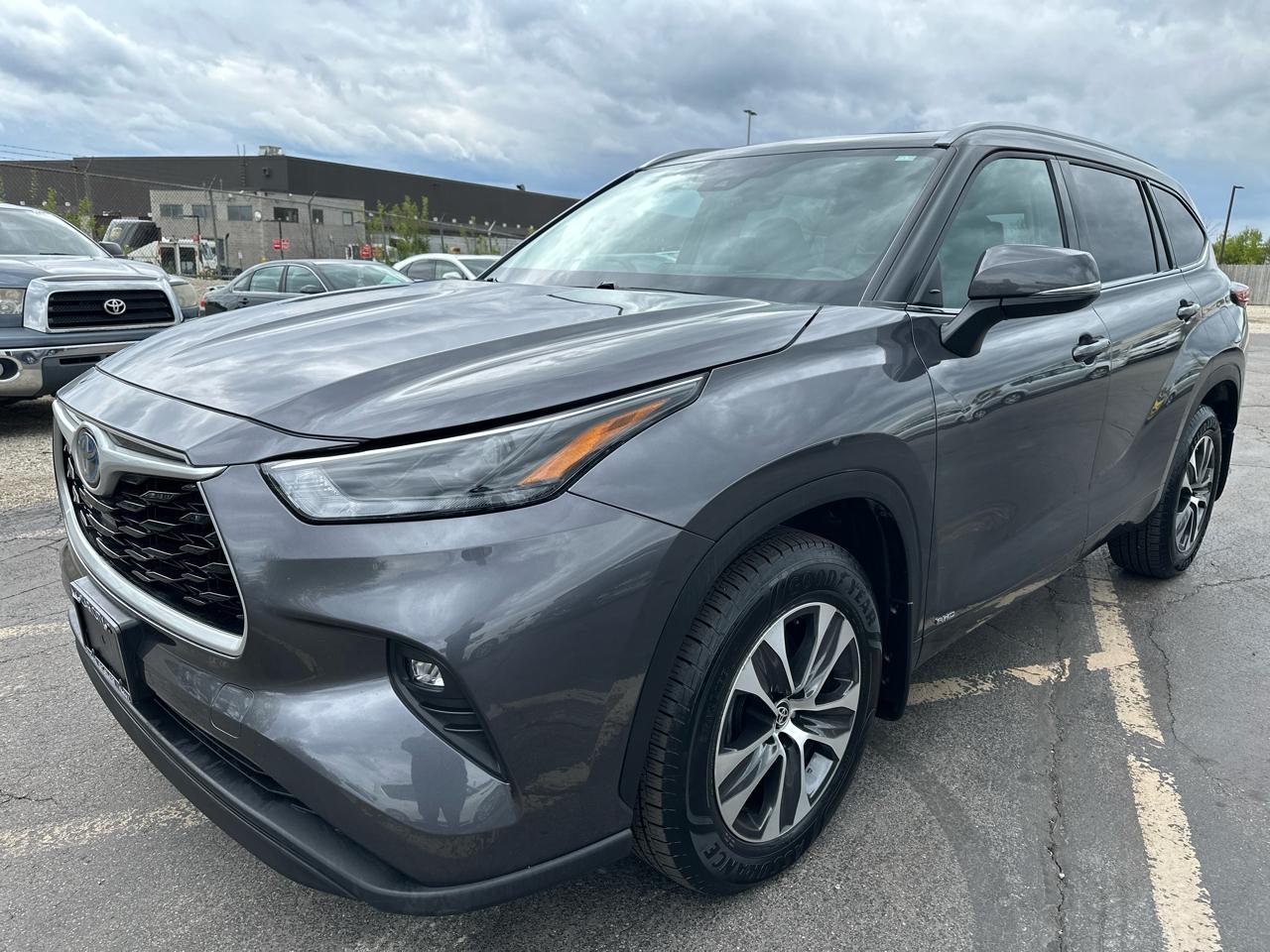 Toyota Highlander Hybrid XLE AWD 2022