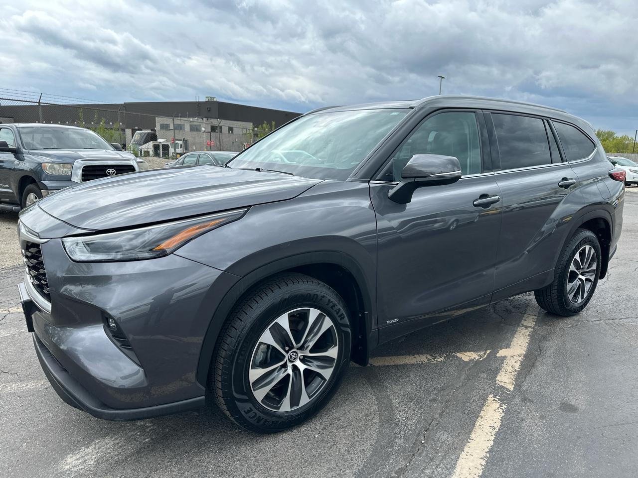 Toyota Highlander Hybrid XLE AWD 2022