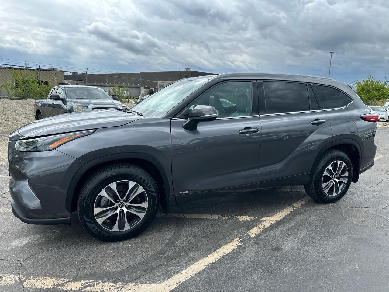Toyota Highlander Hybrid XLE AWD 2022