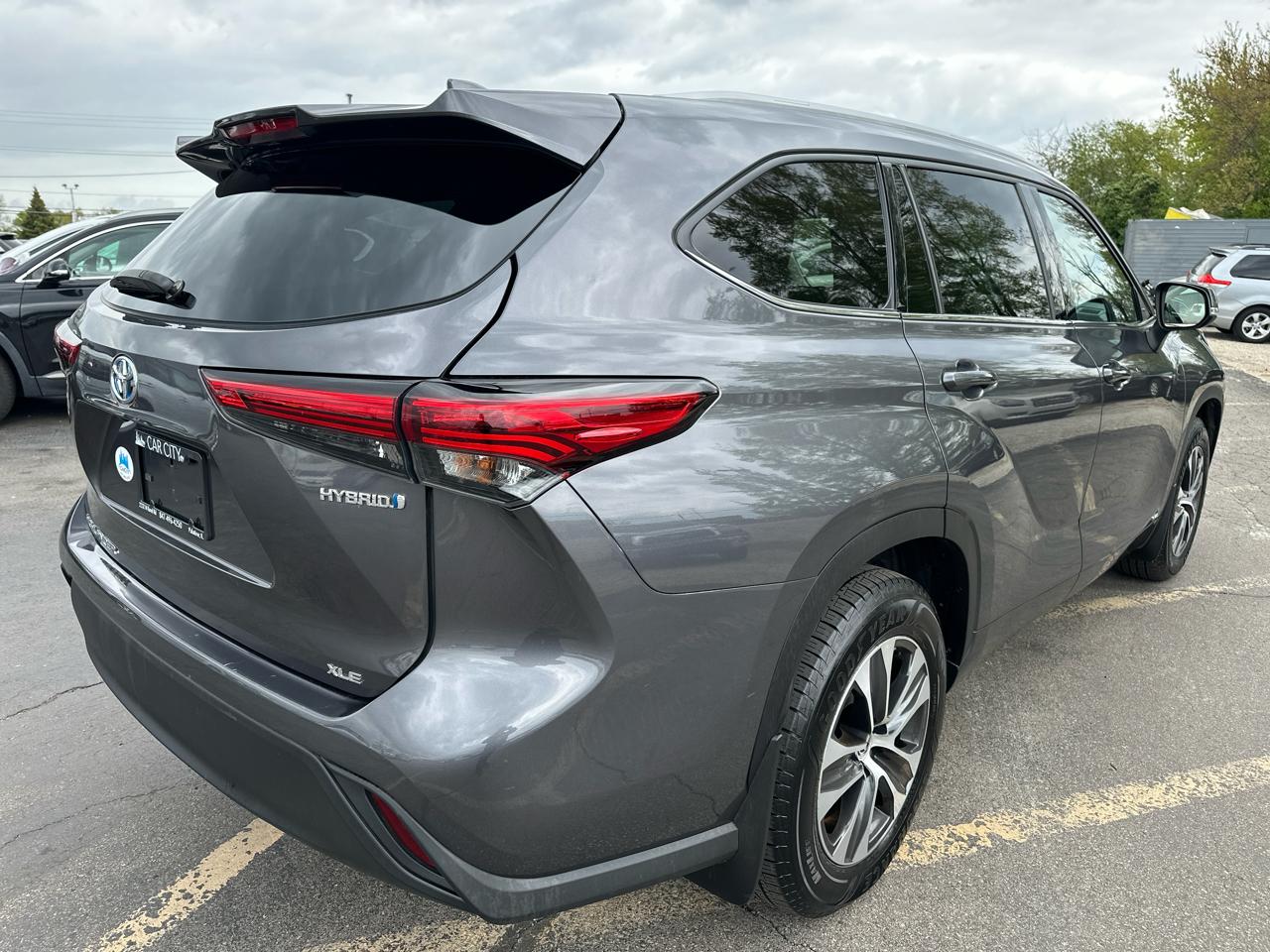 Toyota Highlander Hybrid XLE AWD 2022