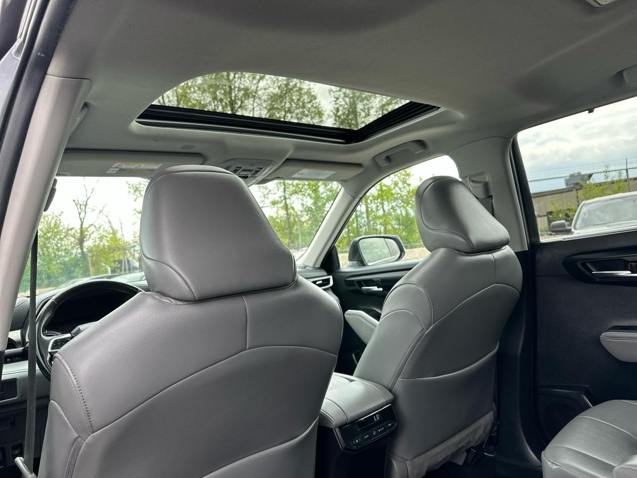 Toyota Highlander Hybrid XLE AWD 2022