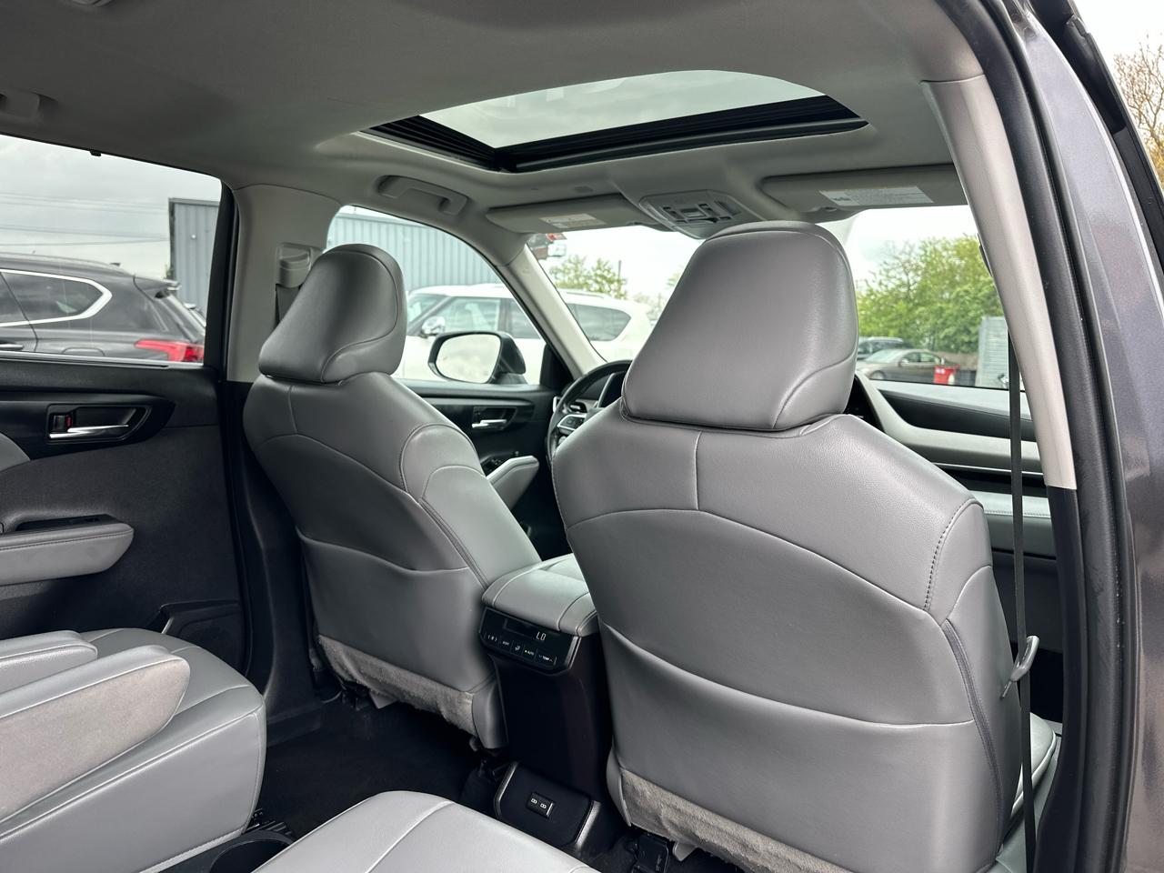 Toyota Highlander Hybrid XLE AWD 2022