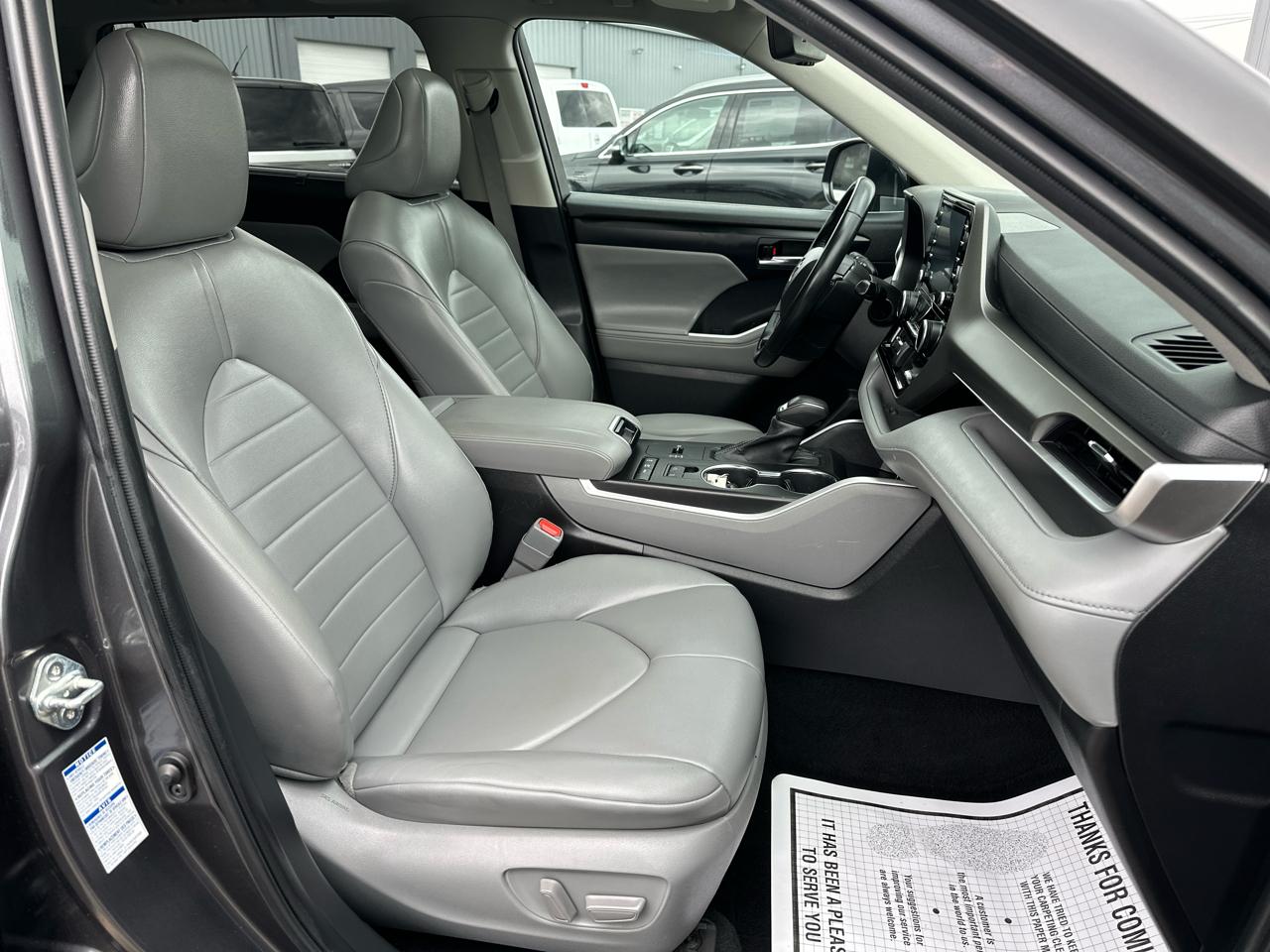 Toyota Highlander Hybrid XLE AWD 2022