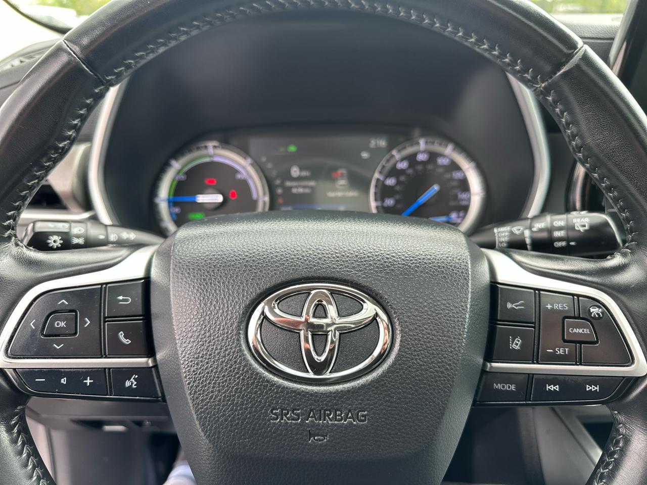 Toyota Highlander Hybrid XLE AWD 2022