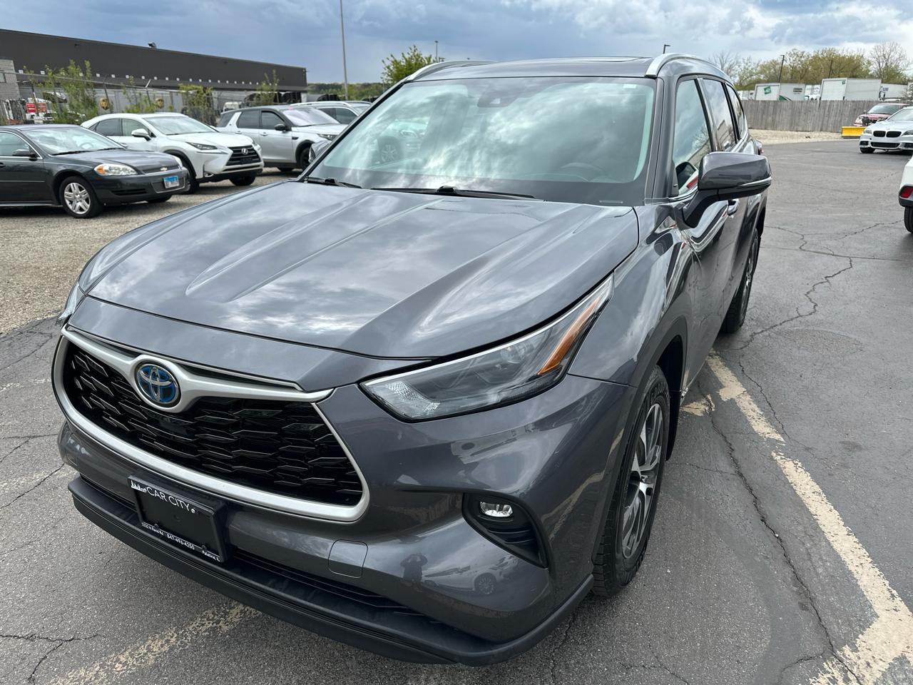 Toyota Highlander Hybrid XLE AWD 2022
