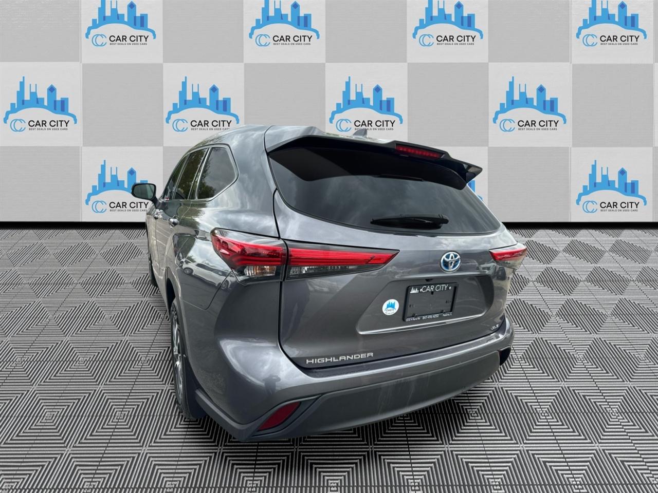 Toyota Highlander Hybrid XLE AWD 2022