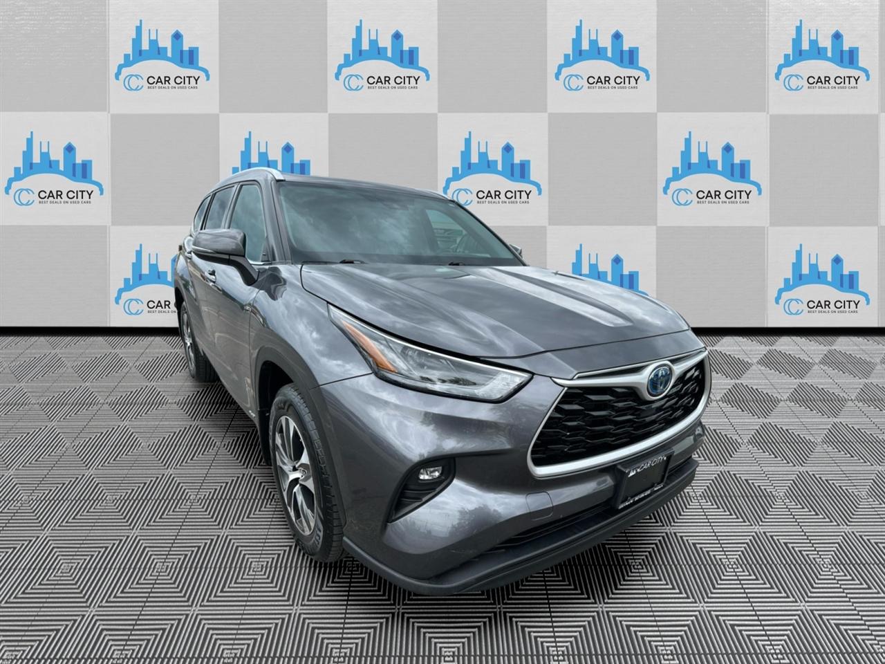 Toyota Highlander Hybrid XLE AWD 2022