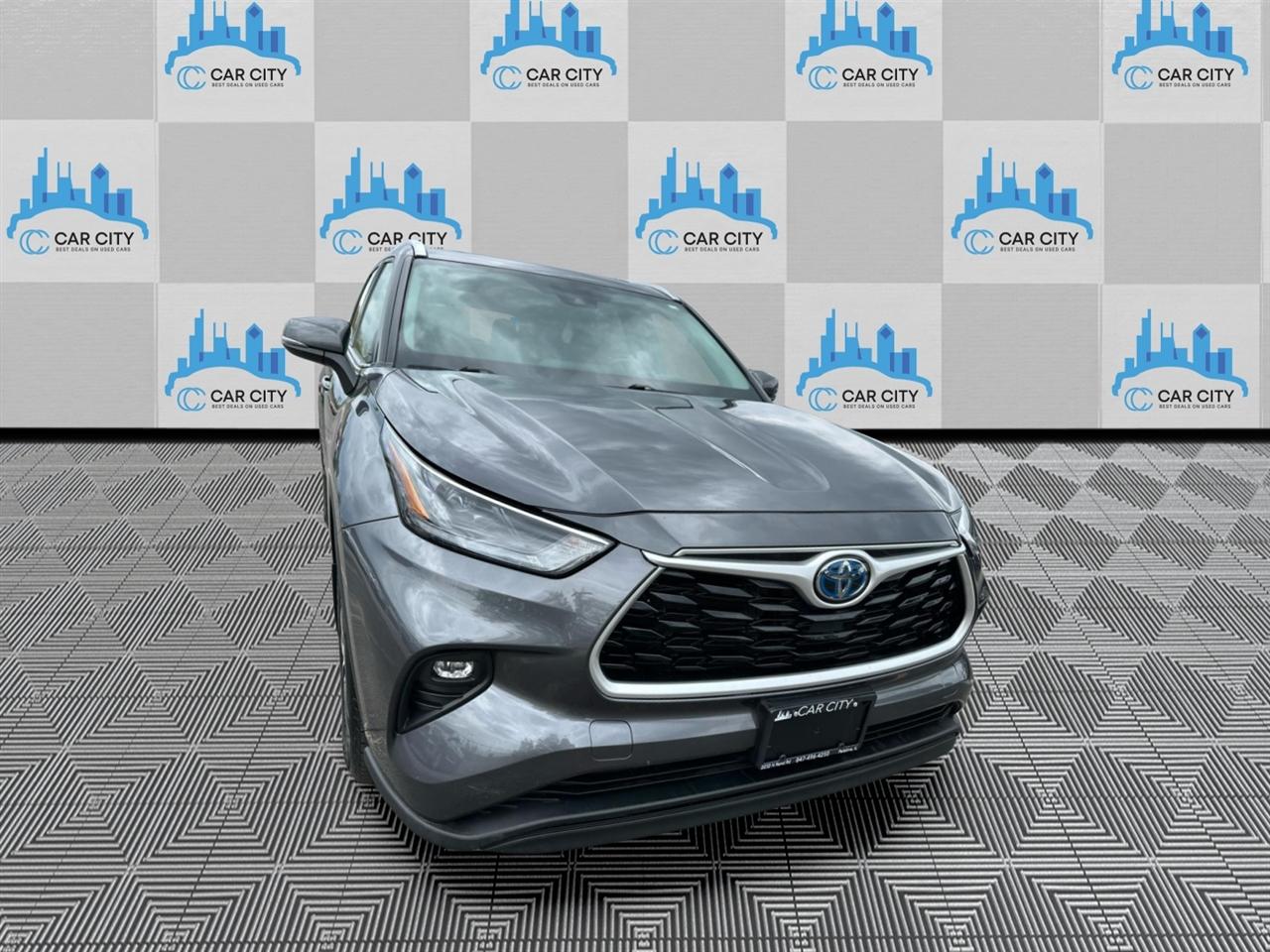 Toyota Highlander Hybrid XLE AWD 2022