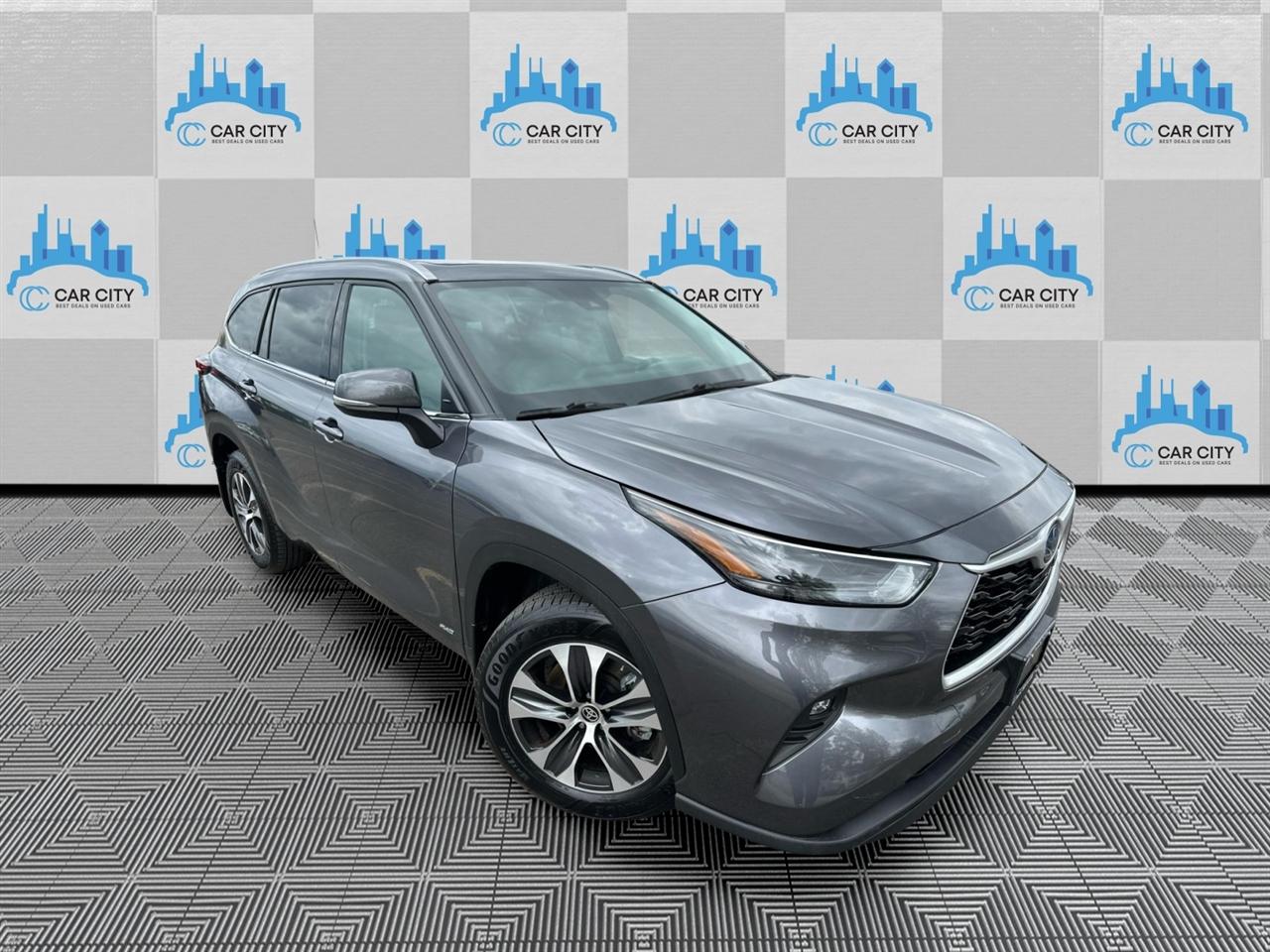 Toyota Highlander Hybrid XLE AWD 2022