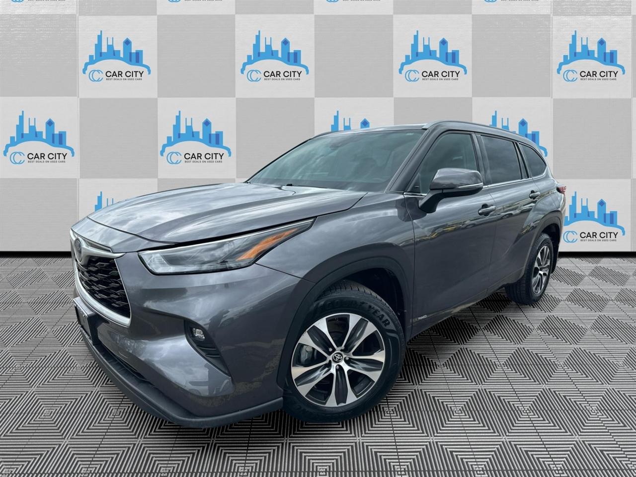 Toyota Highlander Hybrid XLE AWD 2022