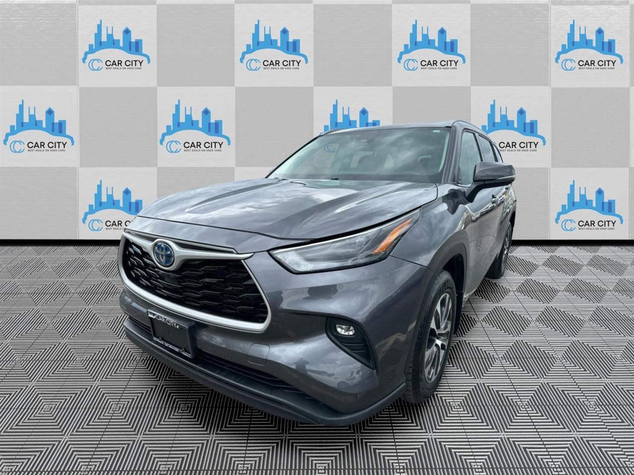 Toyota Highlander Hybrid XLE AWD 2022