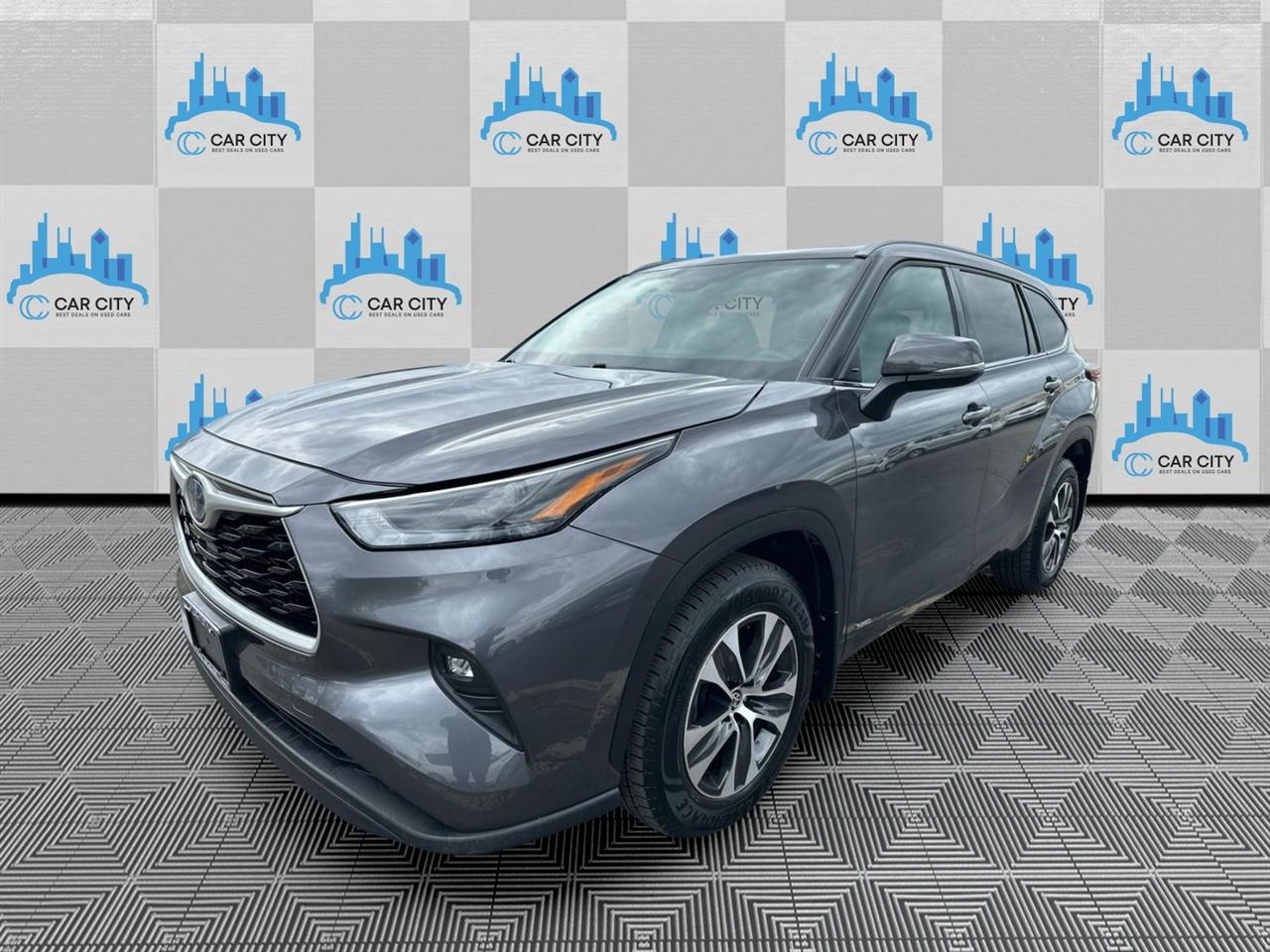 Toyota Highlander Hybrid XLE AWD 2022