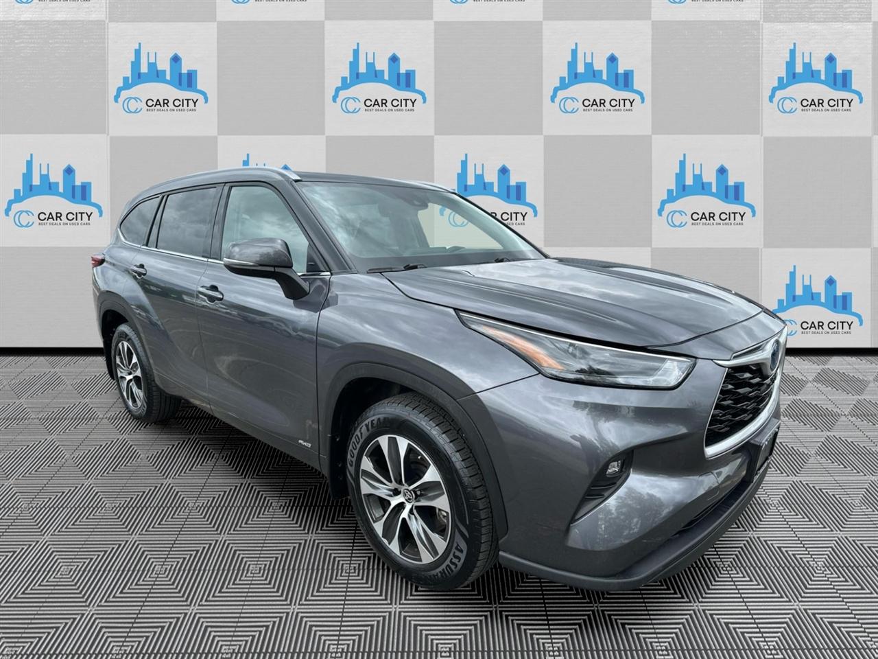 Toyota Highlander Hybrid XLE AWD 2022