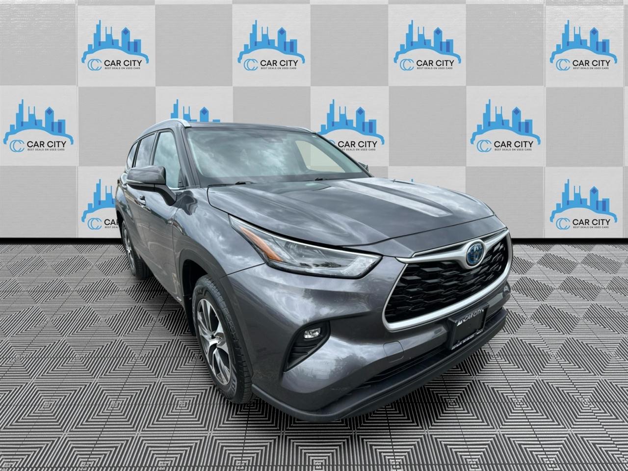 Toyota Highlander Hybrid XLE AWD 2022