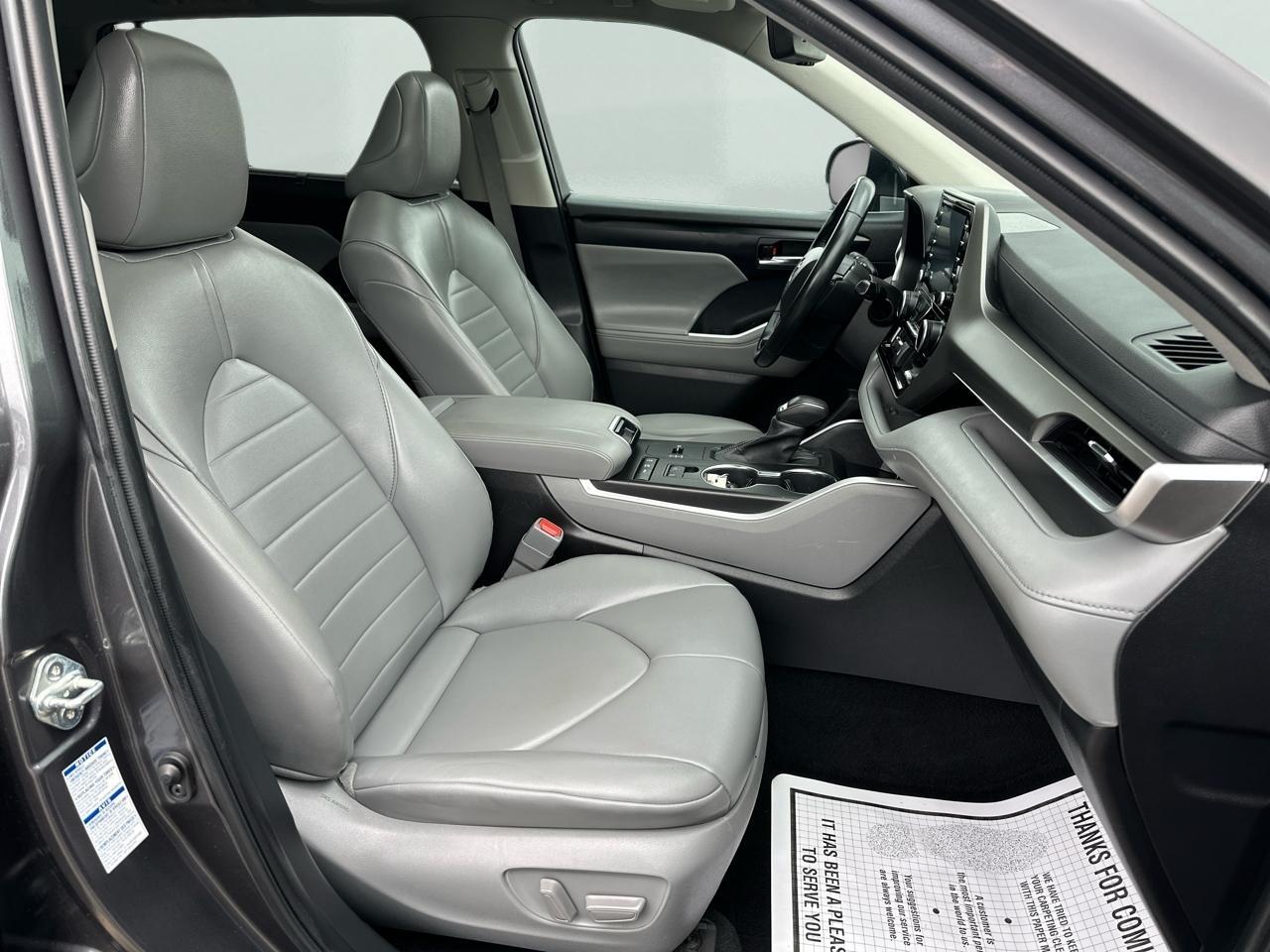 Toyota Highlander Hybrid XLE AWD 2022