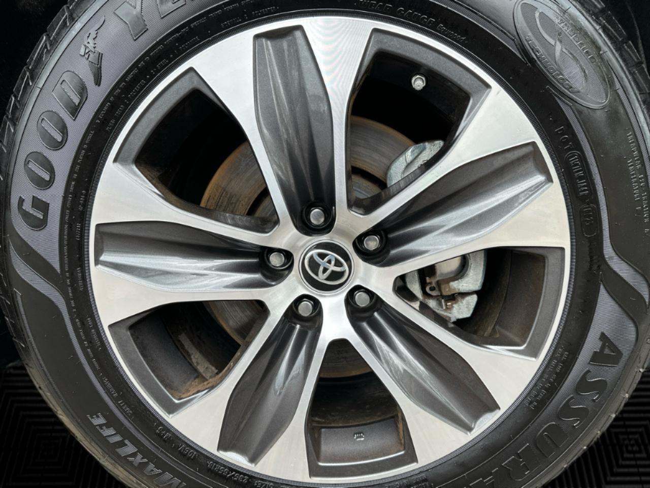 Toyota Highlander Hybrid XLE AWD 2022