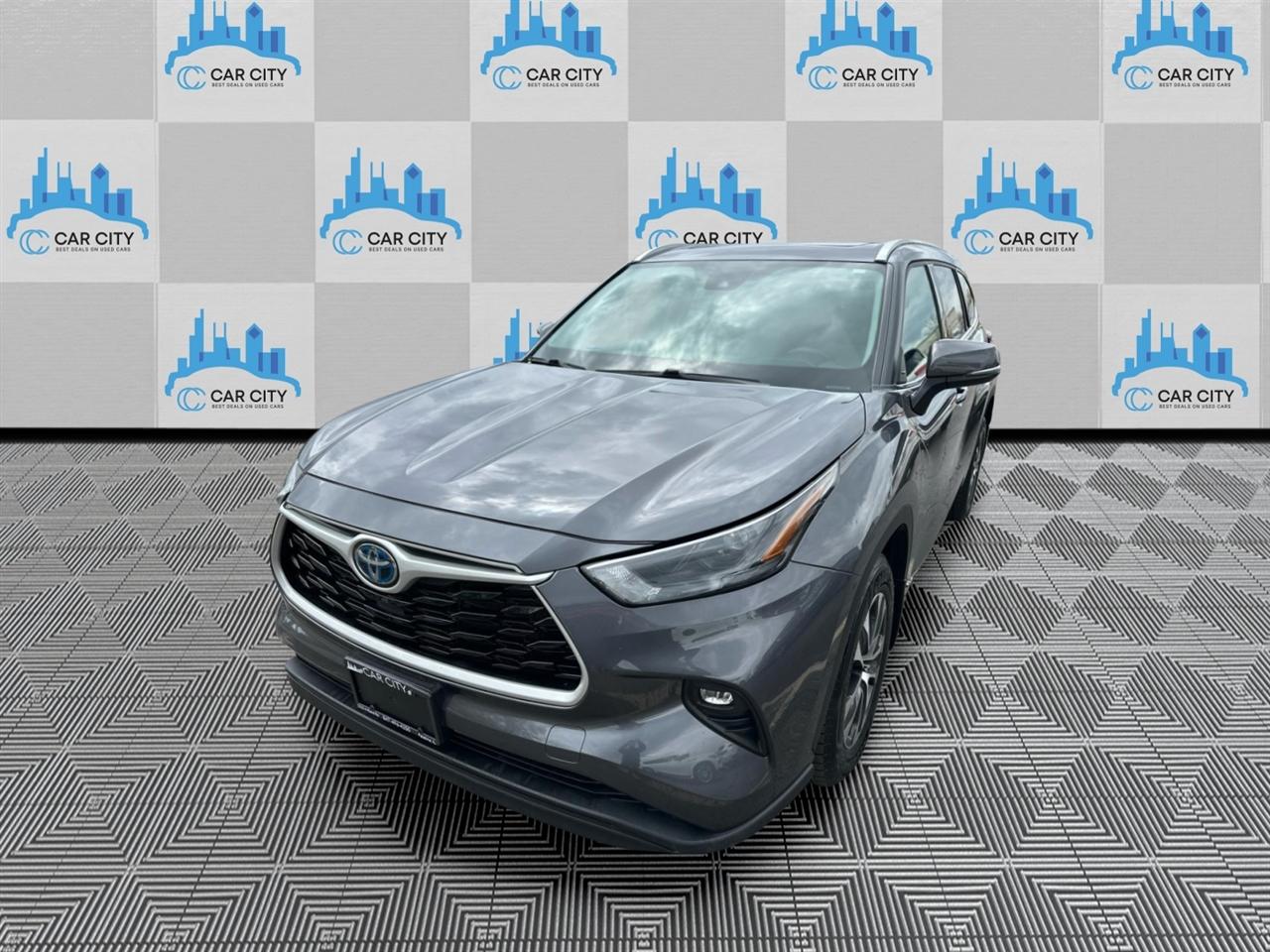 Toyota Highlander Hybrid XLE AWD 2022