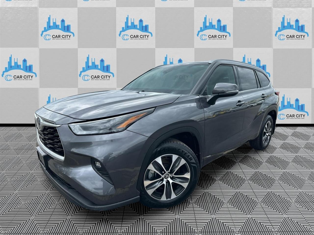Toyota Highlander Hybrid XLE AWD 2022