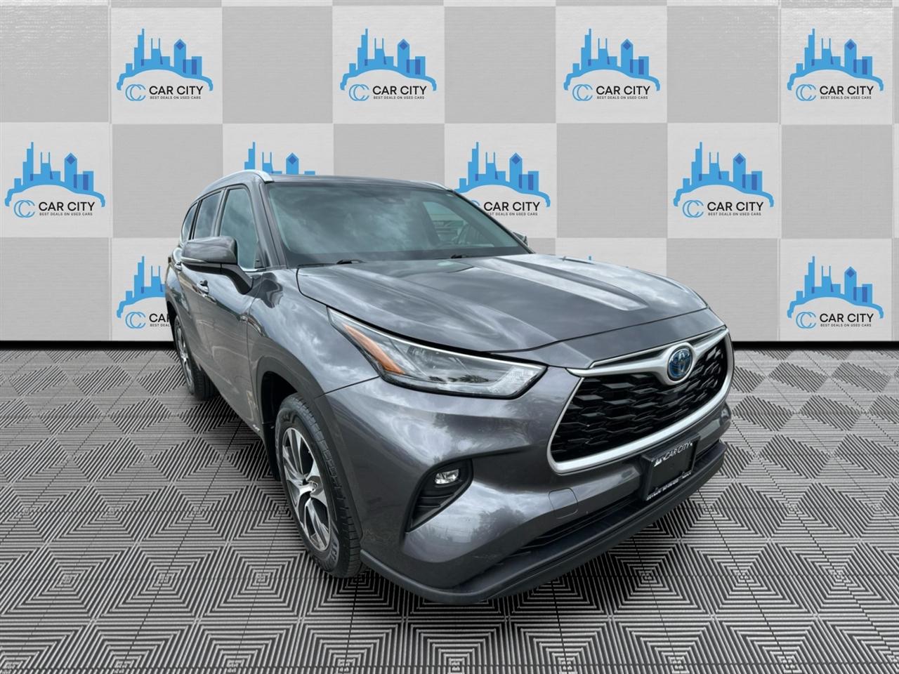 Toyota Highlander Hybrid XLE AWD 2022