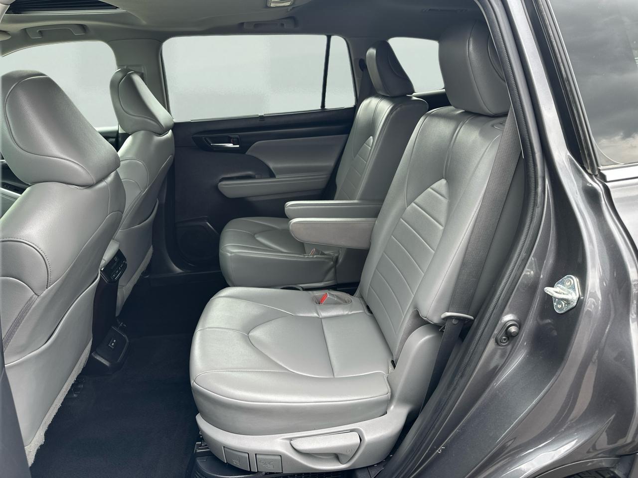 Toyota Highlander Hybrid XLE AWD 2022