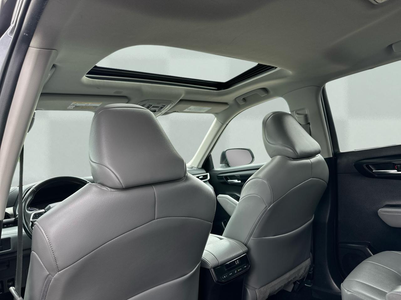 Toyota Highlander Hybrid XLE AWD 2022