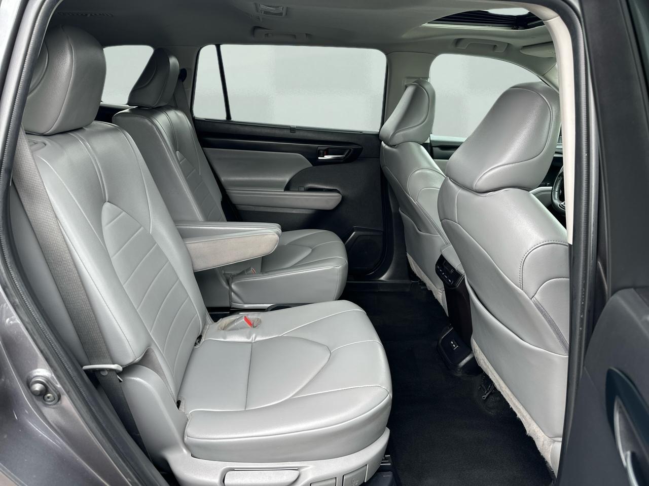 Toyota Highlander Hybrid XLE AWD 2022