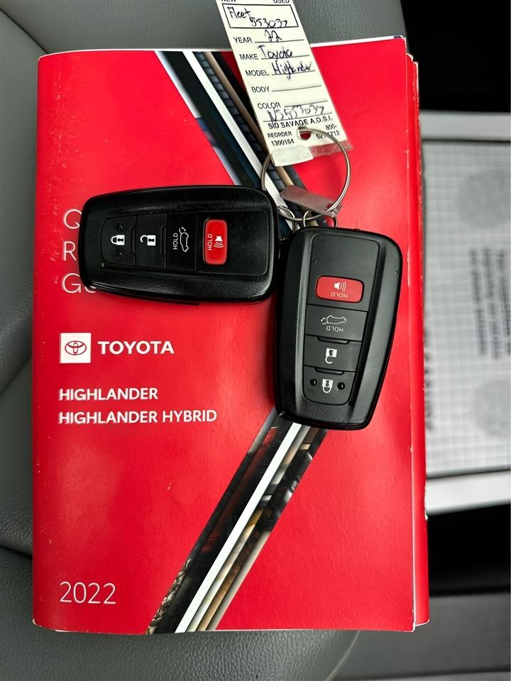 Toyota Highlander Hybrid XLE AWD 2022