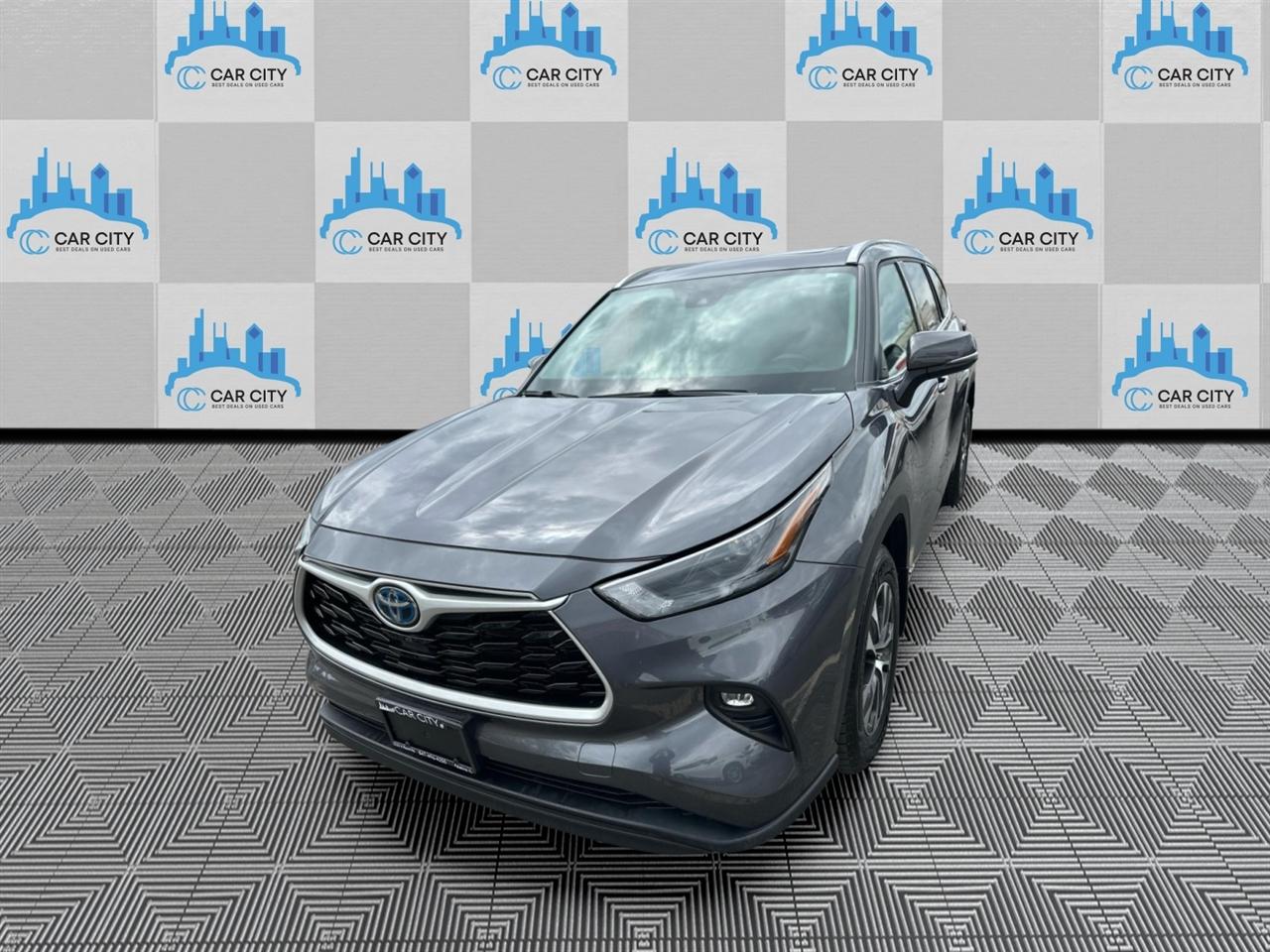 Toyota Highlander Hybrid XLE AWD 2022