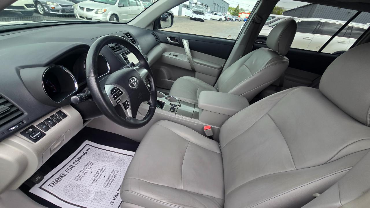 Toyota Highlander SE AWD V6 2013