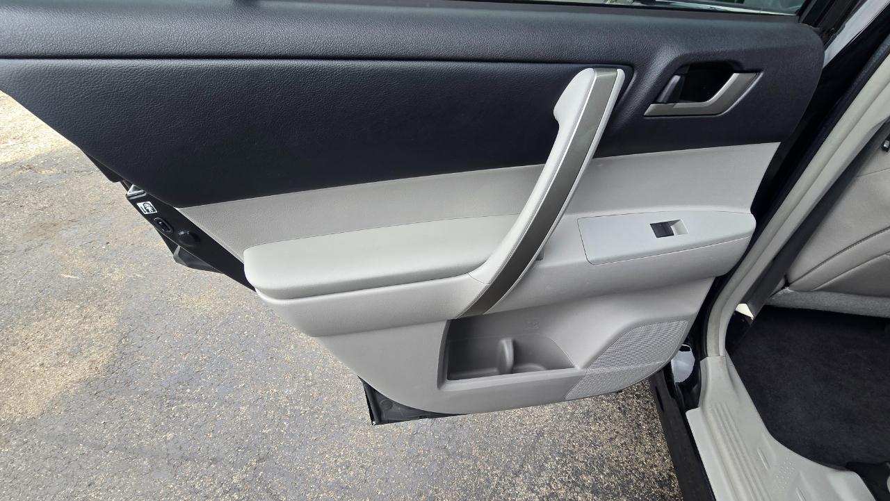 Toyota Highlander SE AWD V6 2013
