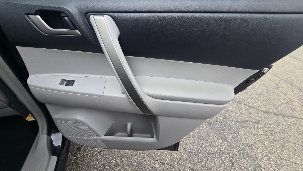 Toyota Highlander SE AWD V6 2013
