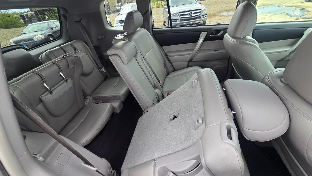 Toyota Highlander SE AWD V6 2013