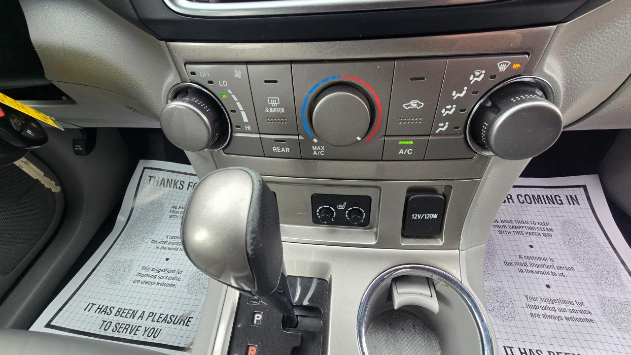 Toyota Highlander SE AWD V6 2013