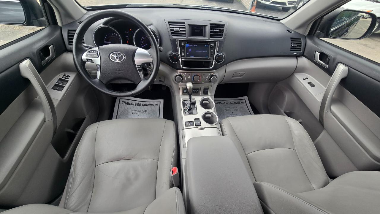 Toyota Highlander SE AWD V6 2013