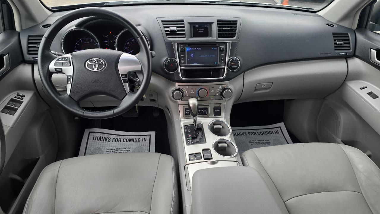 Toyota Highlander SE AWD V6 2013