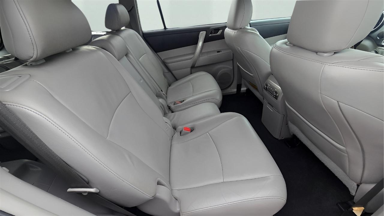 Toyota Highlander SE AWD V6 2013