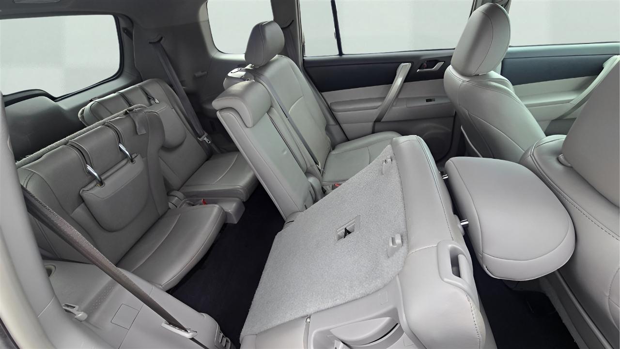 Toyota Highlander SE AWD V6 2013
