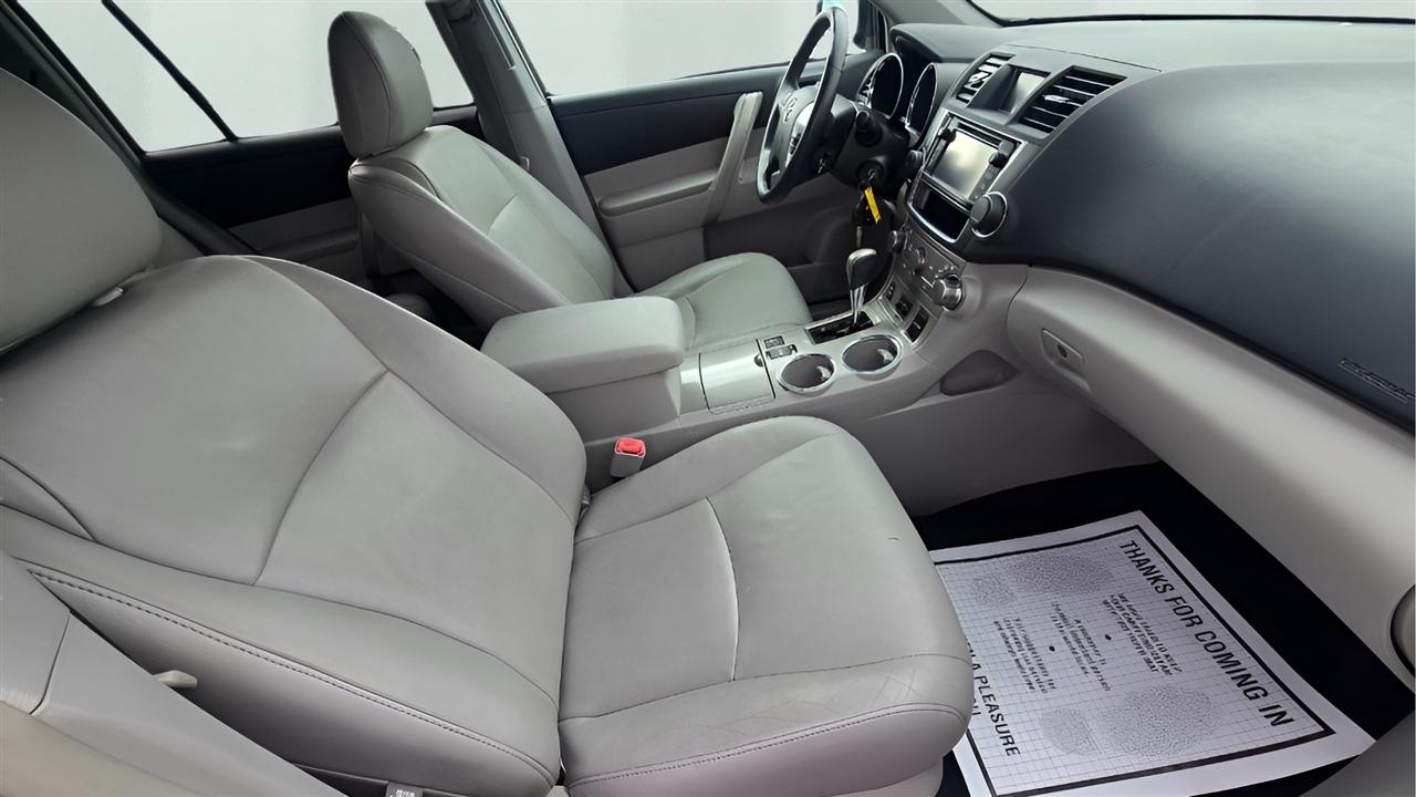 Toyota Highlander SE AWD V6 2013