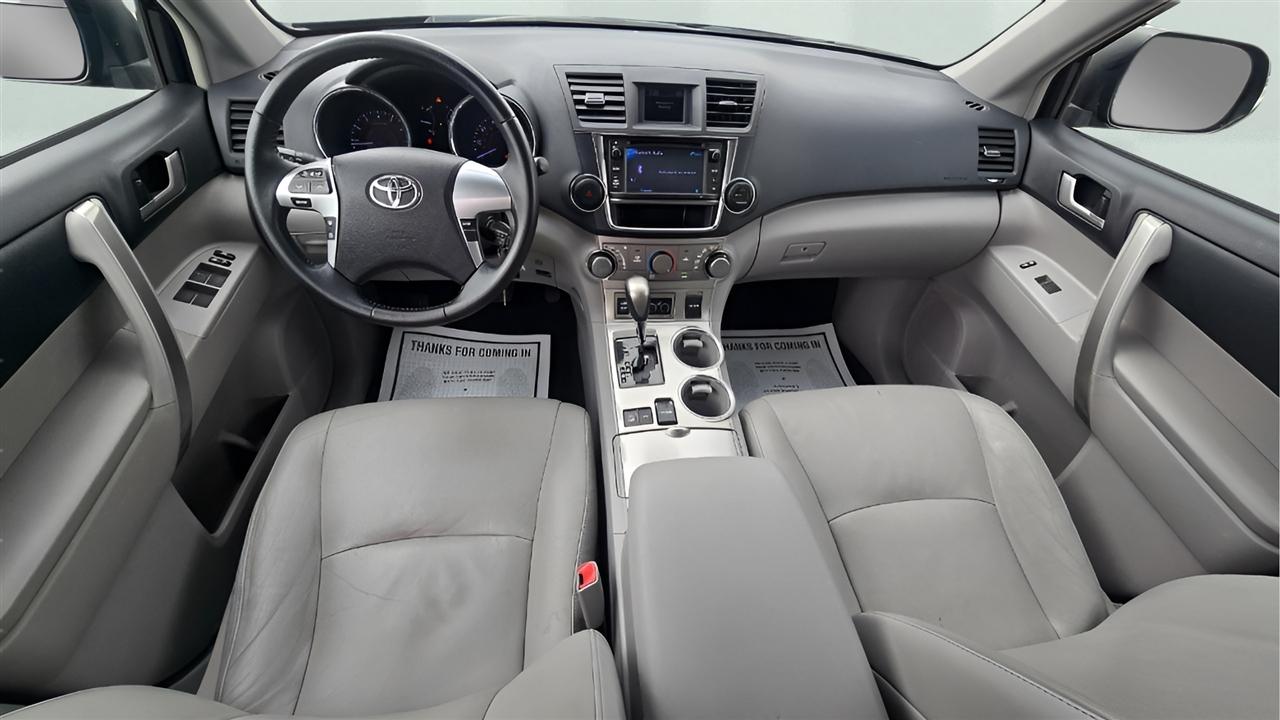 Toyota Highlander SE AWD V6 2013