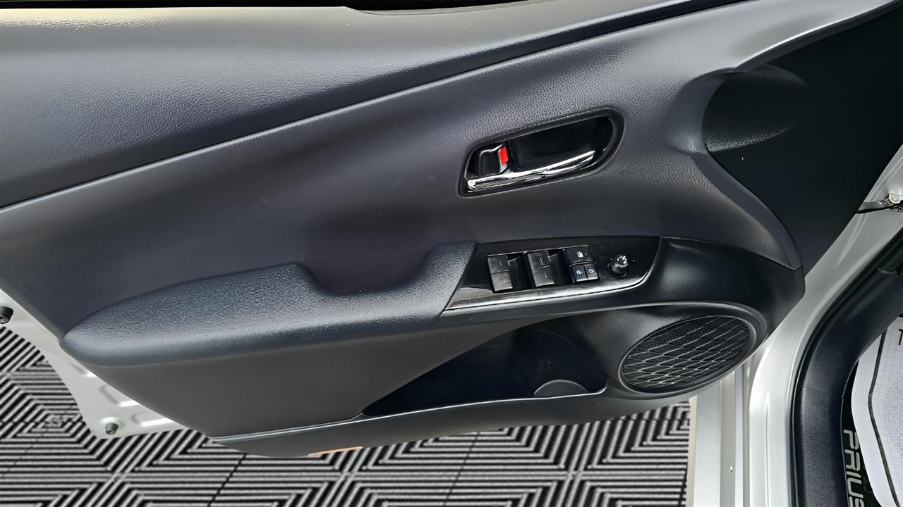 Toyota Prius Limited 2020