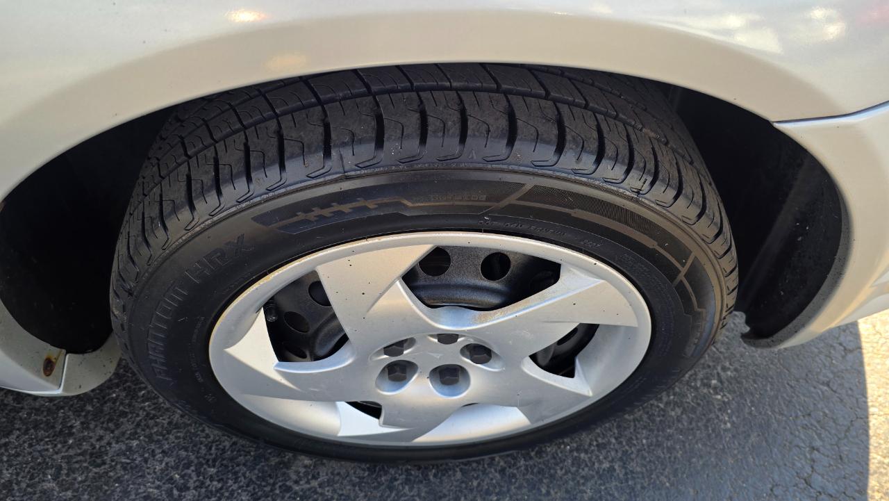 Pontiac Vibe Base 2004
